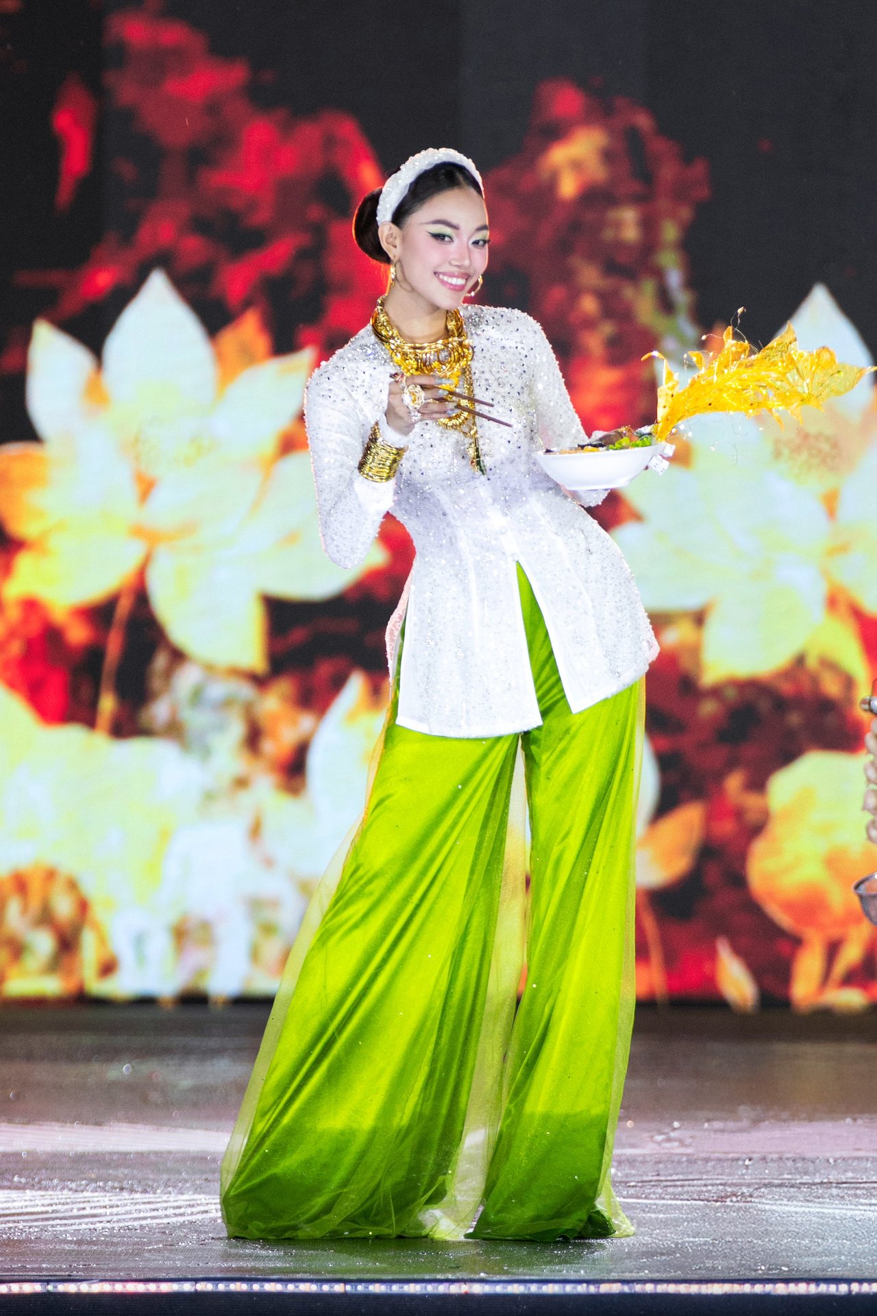 Cảnh tượng chưa từng có ở Miss Grand VietNam - Ảnh 40.