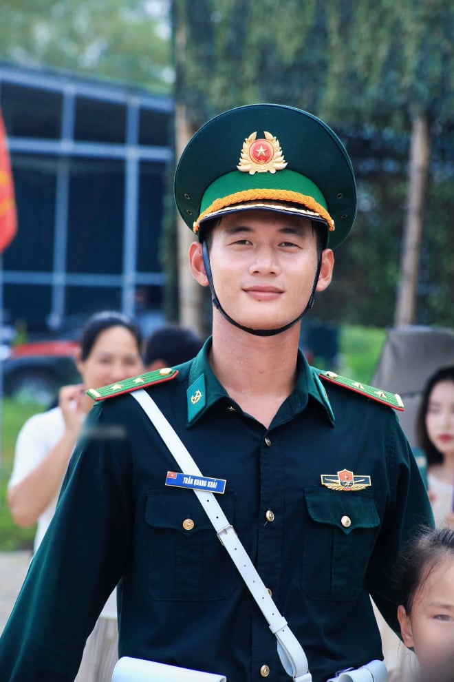 Hậu A80, khối trưởng hot boy thăng hạng visual, điển trai như tài tử nhờ công của bạn gái- Ảnh 2.