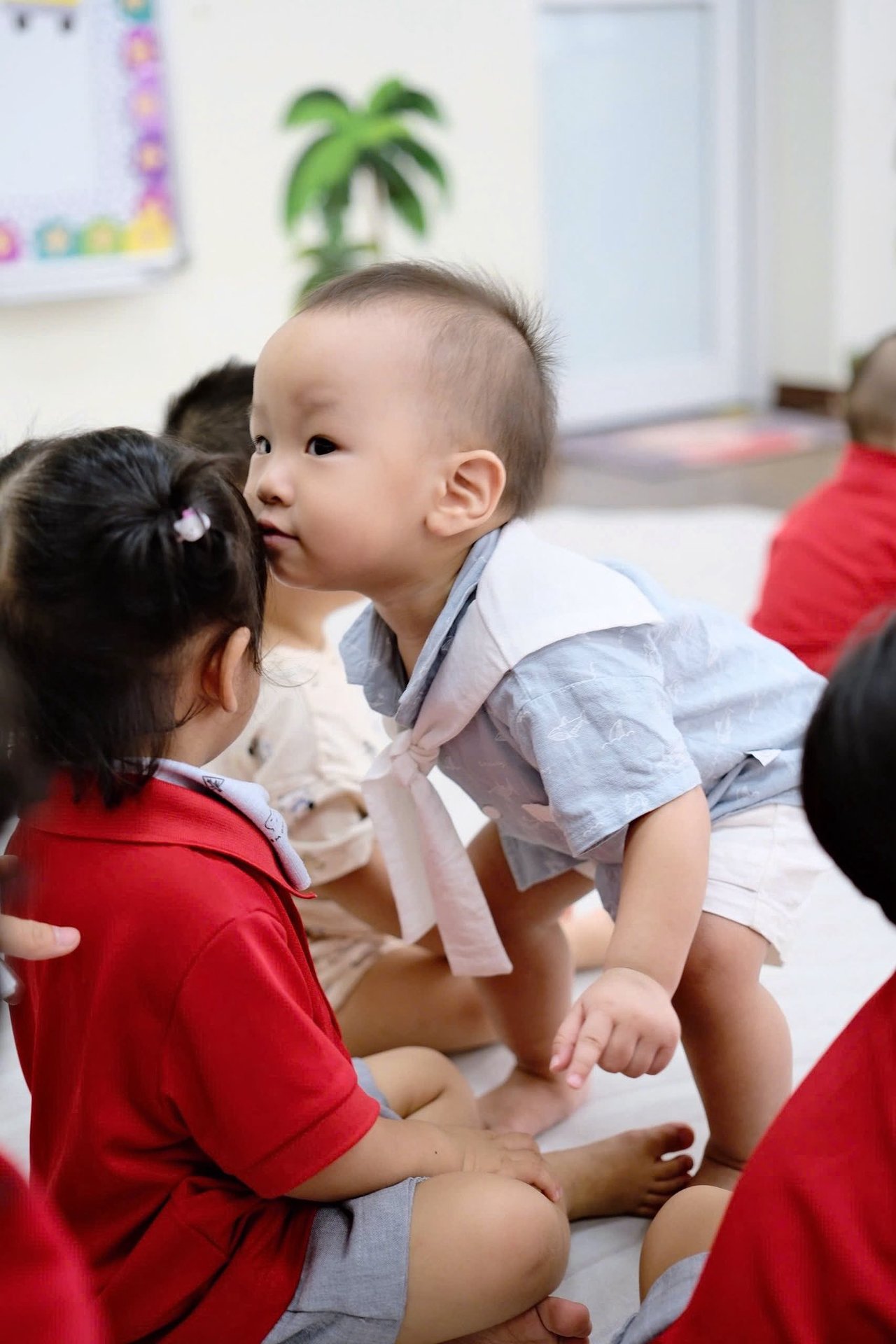 Đỗ Phương Oanh chia sẻ khoảnh khắc ngày đầu đi học của cặp song sinh: 