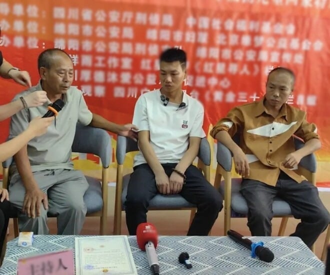 12-1757674395-hang-xom-day-dut-vi-3-lan-xong-vao-nha-dang-chay-nhung-khong-cuu-duoc-cu-ong-o-tphcm.jpg
