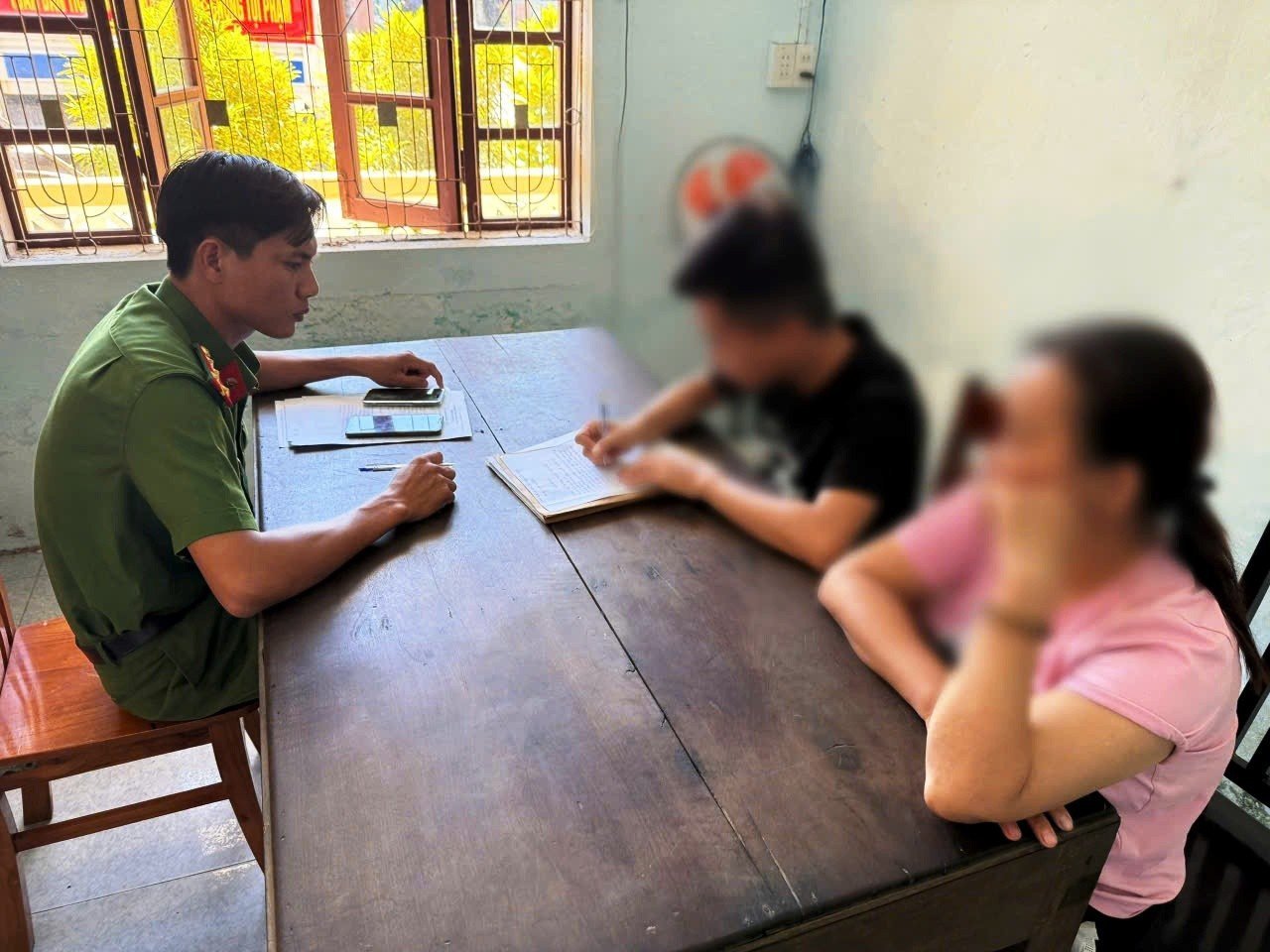Giải cứu cô gái bị người lạ dụ dỗ sang Campuchia làm việc- Ảnh 2.
