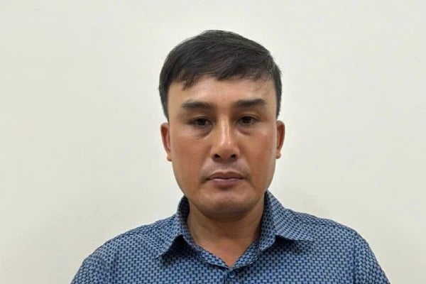 12-1757693624-bat-giu-khan-cap-tai-xe-chat-chem-25-trieu-dong-cho-cuoc-xe-70-km.jpg