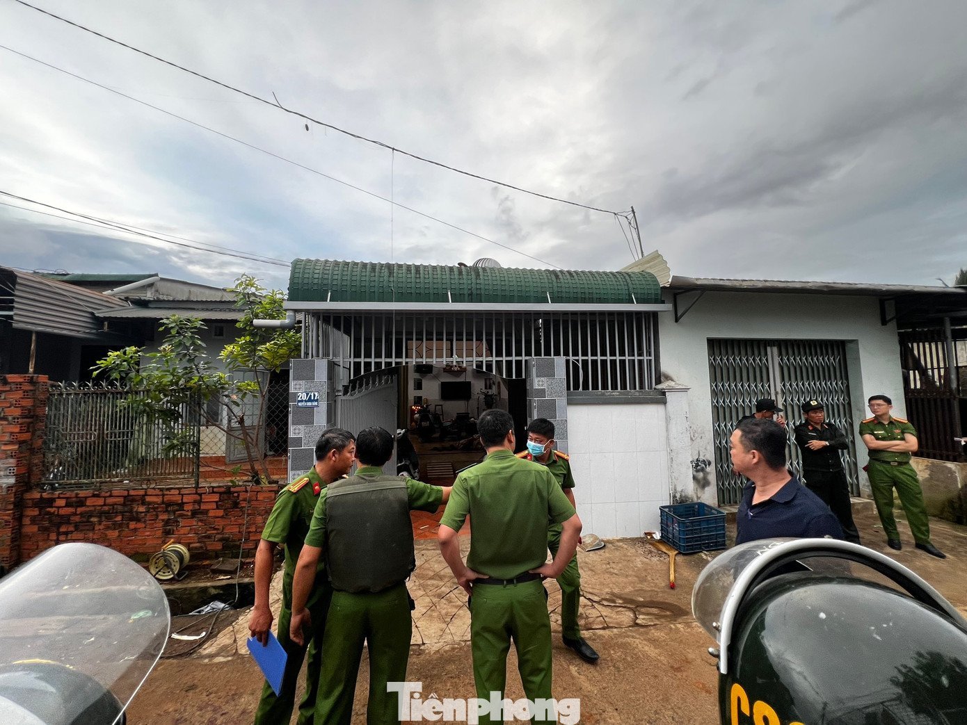 Hiện trường vụ thảm án tại Đắk Lắk khiến 3 người trong gia đình tử vong, một cháu bé bị thương- Ảnh 6.