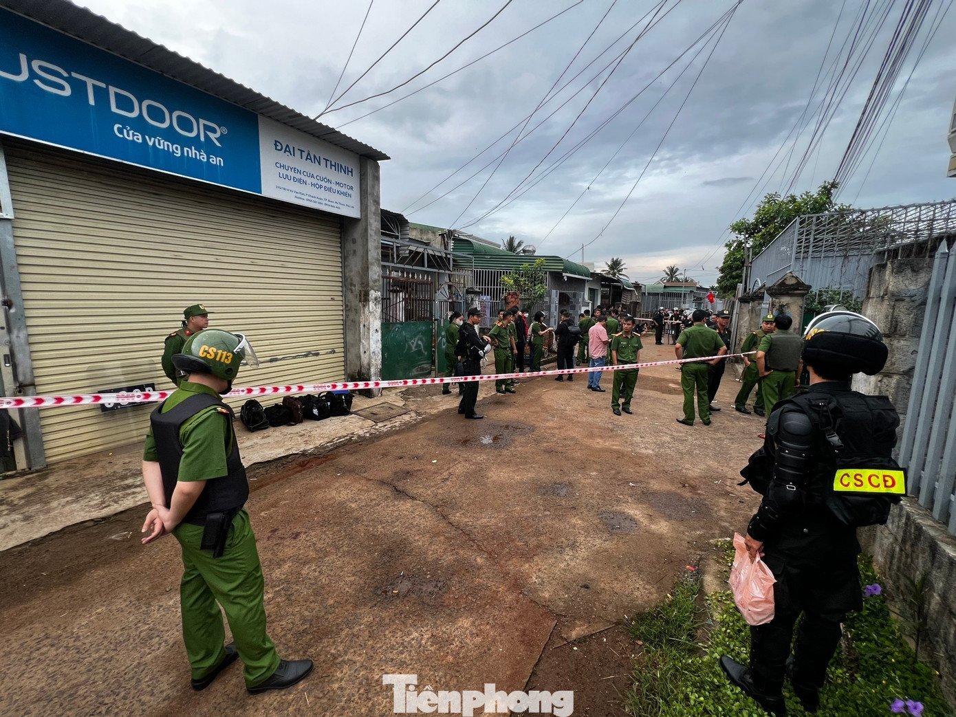 Hiện trường vụ thảm án tại Đắk Lắk khiến 3 người trong gia đình tử vong, một cháu bé bị thương- Ảnh 7.