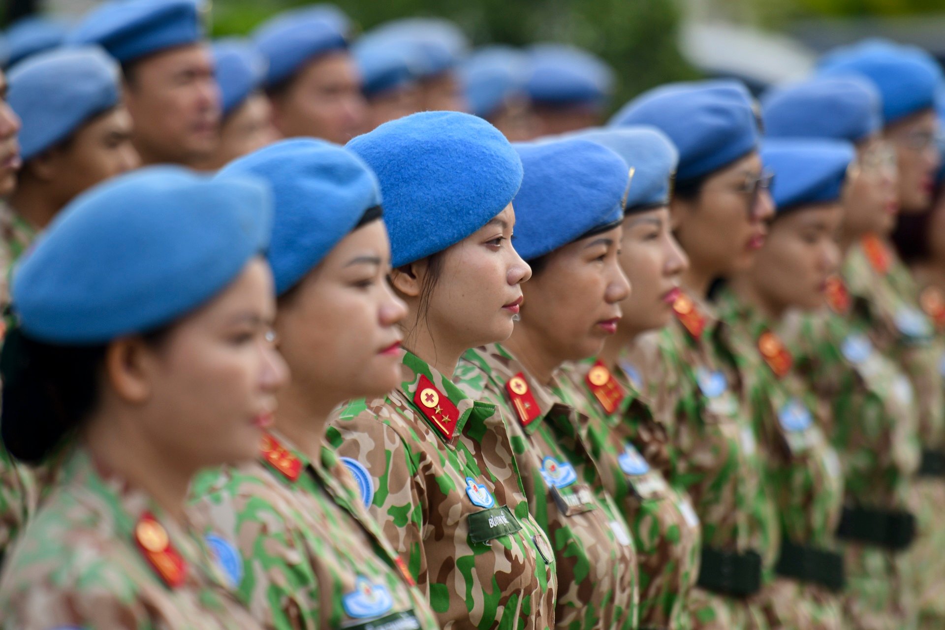 13-1757750784-luc-luong-gin-giu-hoa-binh-lien-hop-quoc-ra-mat-tai-tphcm.jpg