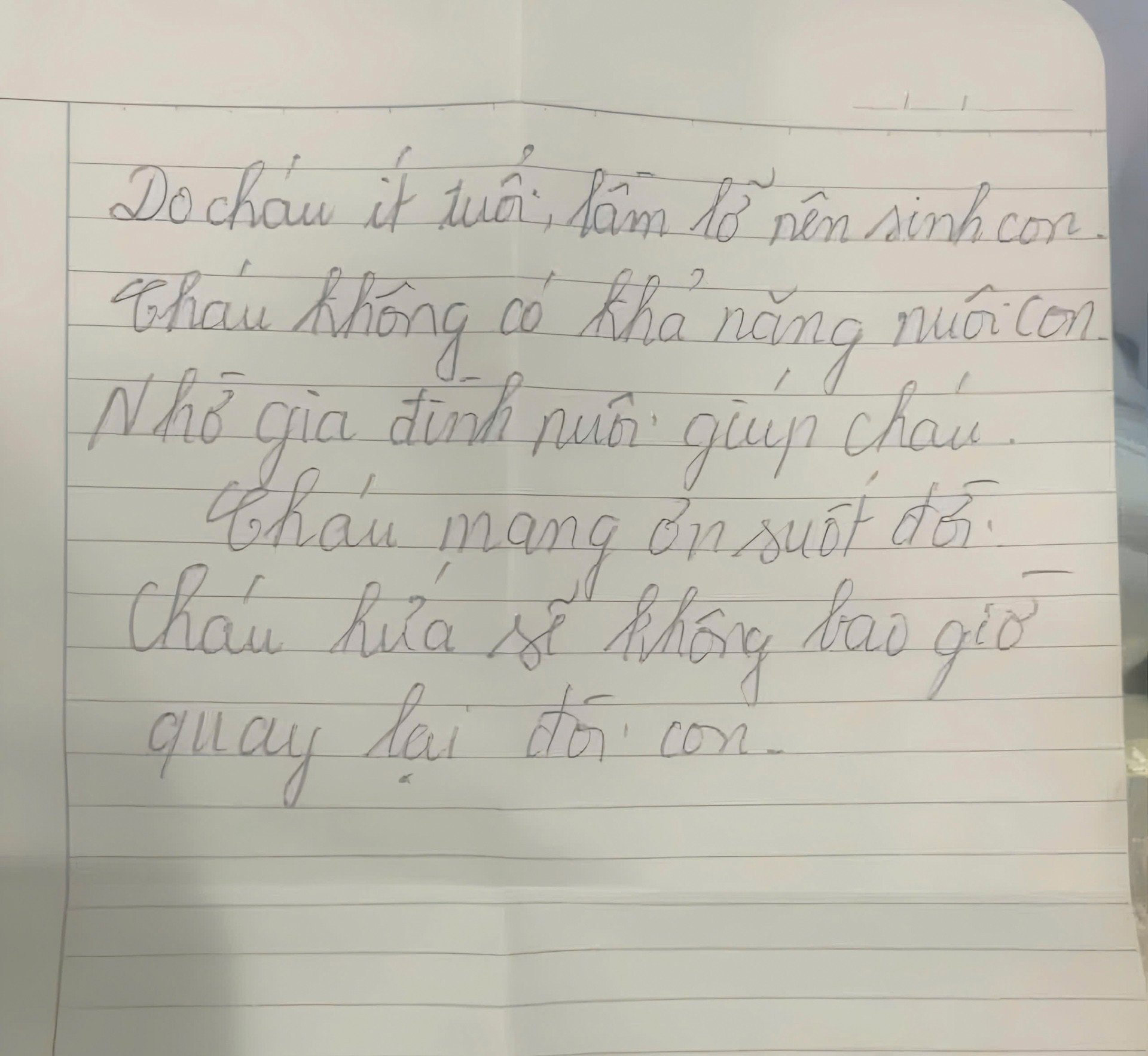 bé trai bị bỏ rơi.JPG
