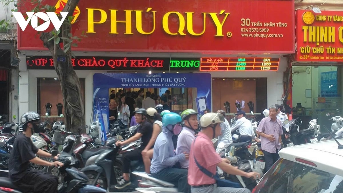 thi truong vang bien dong manh nguoi om vang thua lo nang chi sau vai ngay hinh anh 2