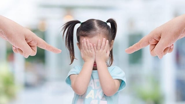 Cha mẹ nên tránh 4 hành động trong bữa cơm để nuôi dưỡng lòng hiếu thảo của con cái - Ảnh 1.