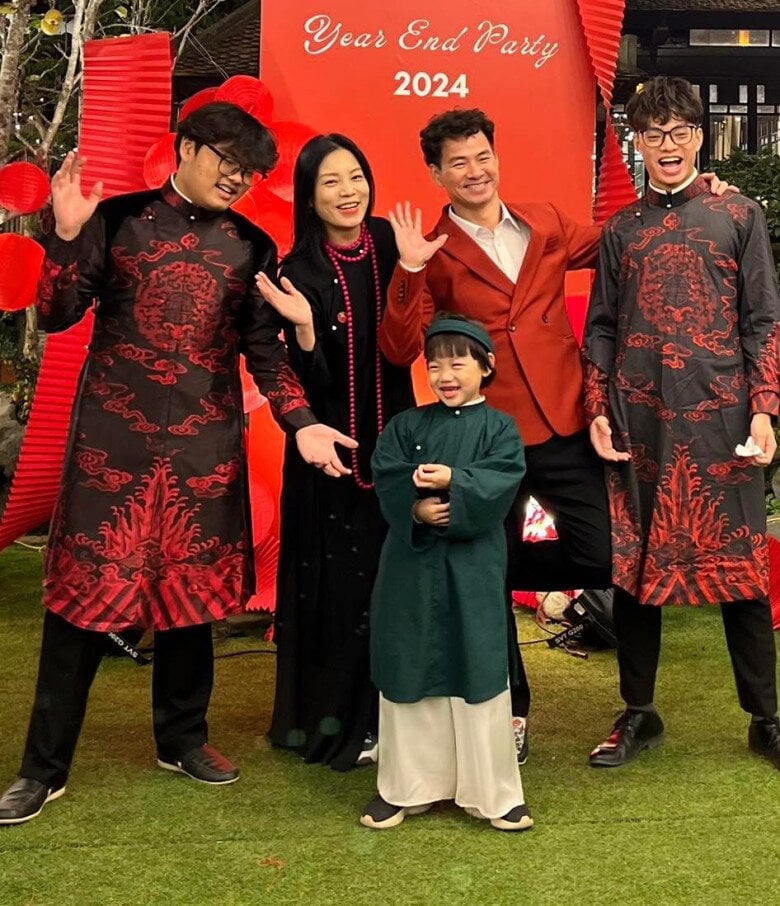 NSND Xuân Bắc và bà xã - Hồng Nhung có hôn nhân hạnh phúc.
