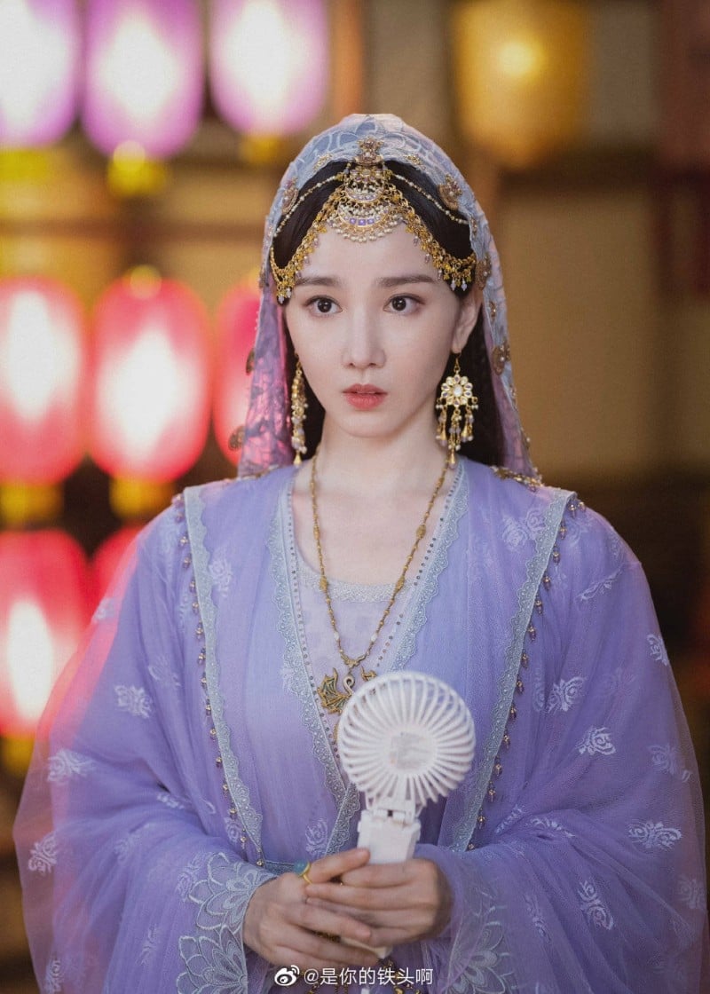 10 nữ thần dao kéo đẹp nhất Trung Quốc: Dương Mịch xếp sau Angelababy, hạng 1 là kiệt tác của phòng mổ - Ảnh 6.