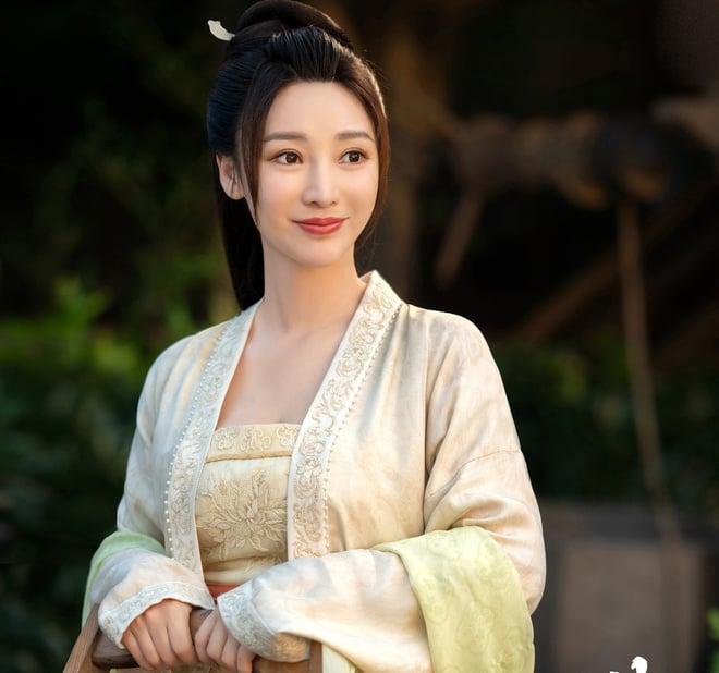 10 nữ thần dao kéo đẹp nhất Trung Quốc: Dương Mịch xếp sau Angelababy, hạng 1 là kiệt tác của phòng mổ - Ảnh 9.