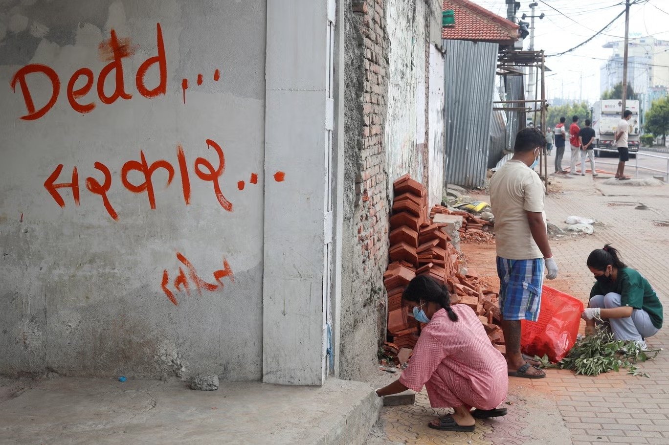 16-1757990247-nepal-tai-thiet-hau-bieu-tinh.jpg