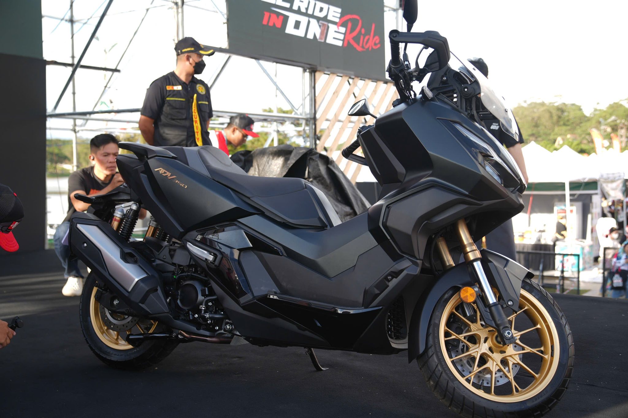 Xe tay ga Honda to, khỏe vừa ra mắt, cốp rộng gấp gần 3 lần của Vision: Hơn thua gì xe Yamaha, Zontes? - Ảnh 1.