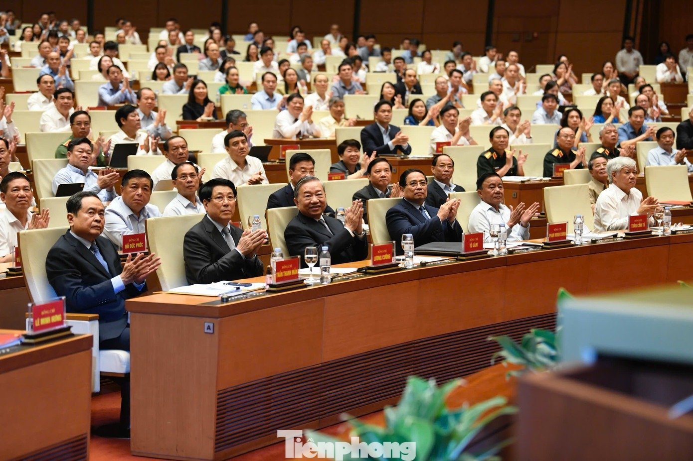 16-1757991339-tong-bi-thu-to-lam-du-hoi-nghi-toan-quoc-quan-triet-4-nghi-quyet-quan-trong-cua-bo-chinh-tri.jpg