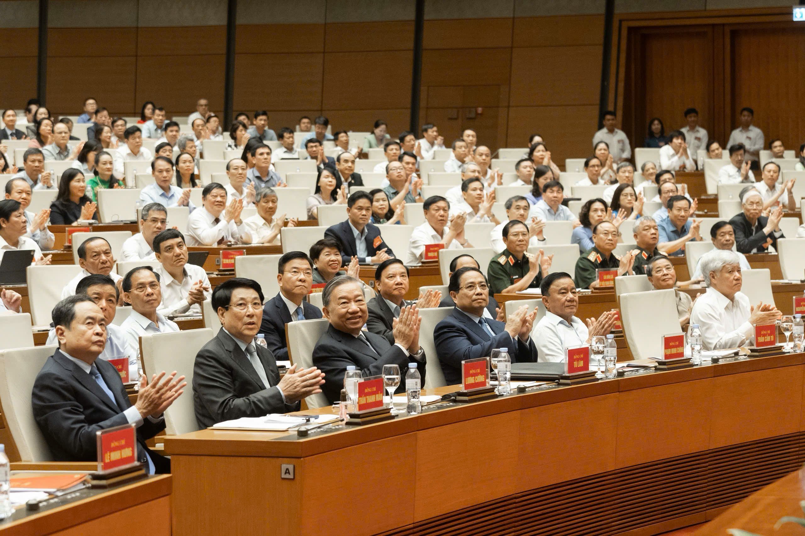 Thủ tướng: Đưa AI vào giảng dạy cho học sinh ngay từ lớp 1- Ảnh 2.