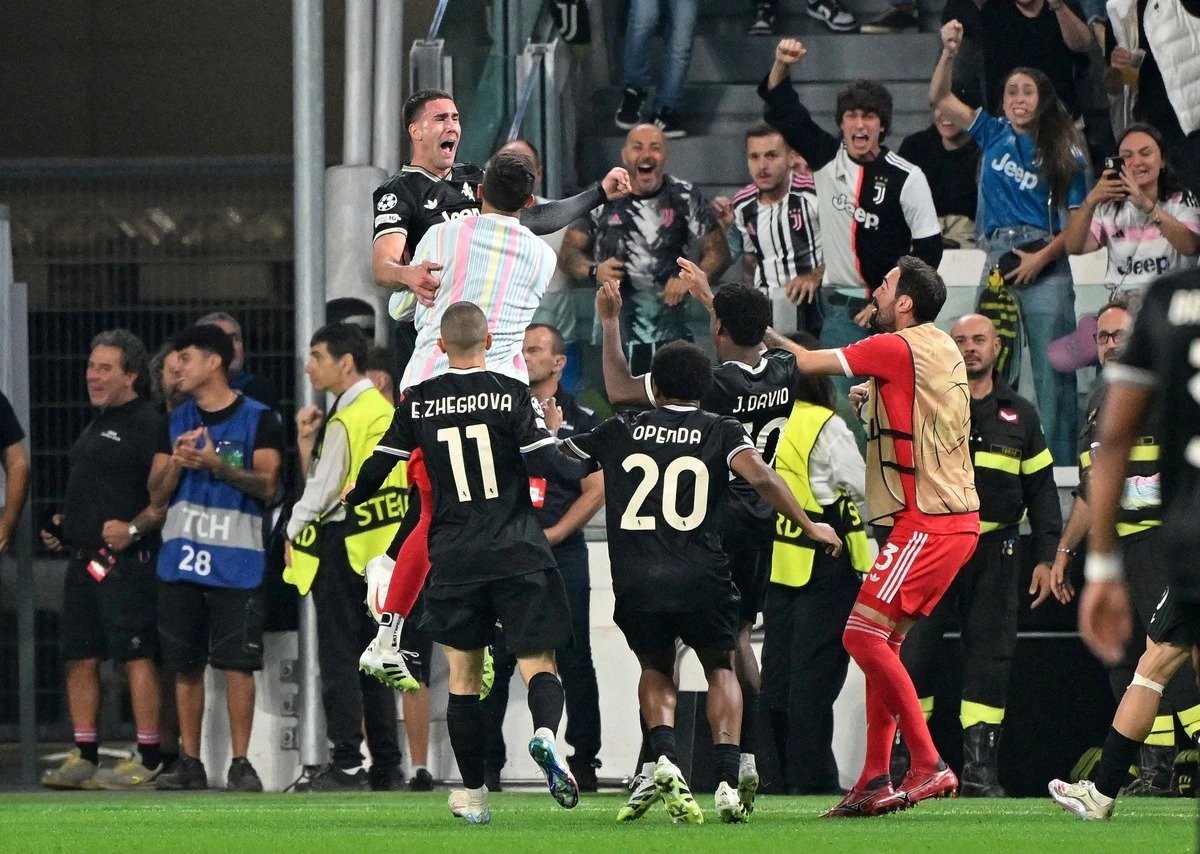17-1758064046-phut-bu-gio-dien-ro-o-champions-league.jpg