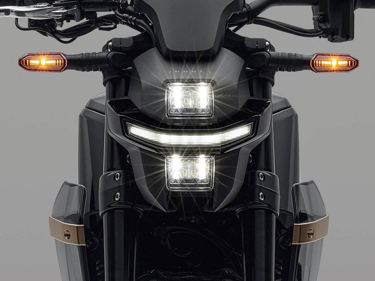 Xe máy điện Honda mới toanh vừa ra mắt: Khỏe ngang xe 1000 cc, sạc nhanh chỉ 30 phút, dáng cực đẹp - Ảnh 1.