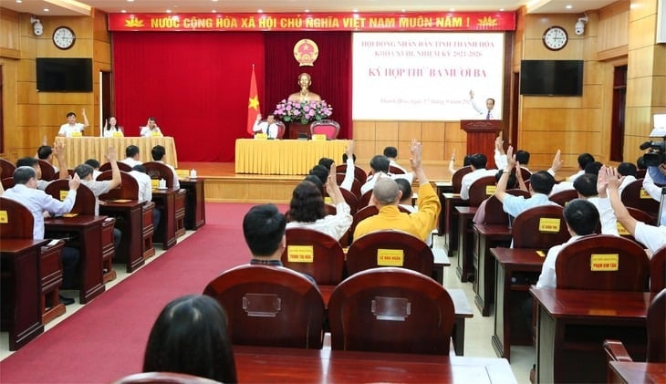 17-1758117570-hdnd-tinh-thanh-hoa-thong-tin-ve-2-cuu-lanh-dao-duoc-trung-uong-cho-nghi-huu-truoc-tuoi.jpg