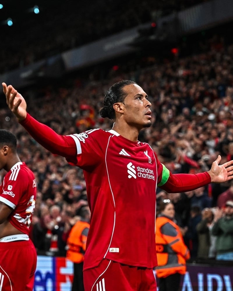 18-1758150669-van-dijk-hoa-nguoi-hung-liverpool-thang-kich-tinh-atletico-phut-bu-gio.jpg