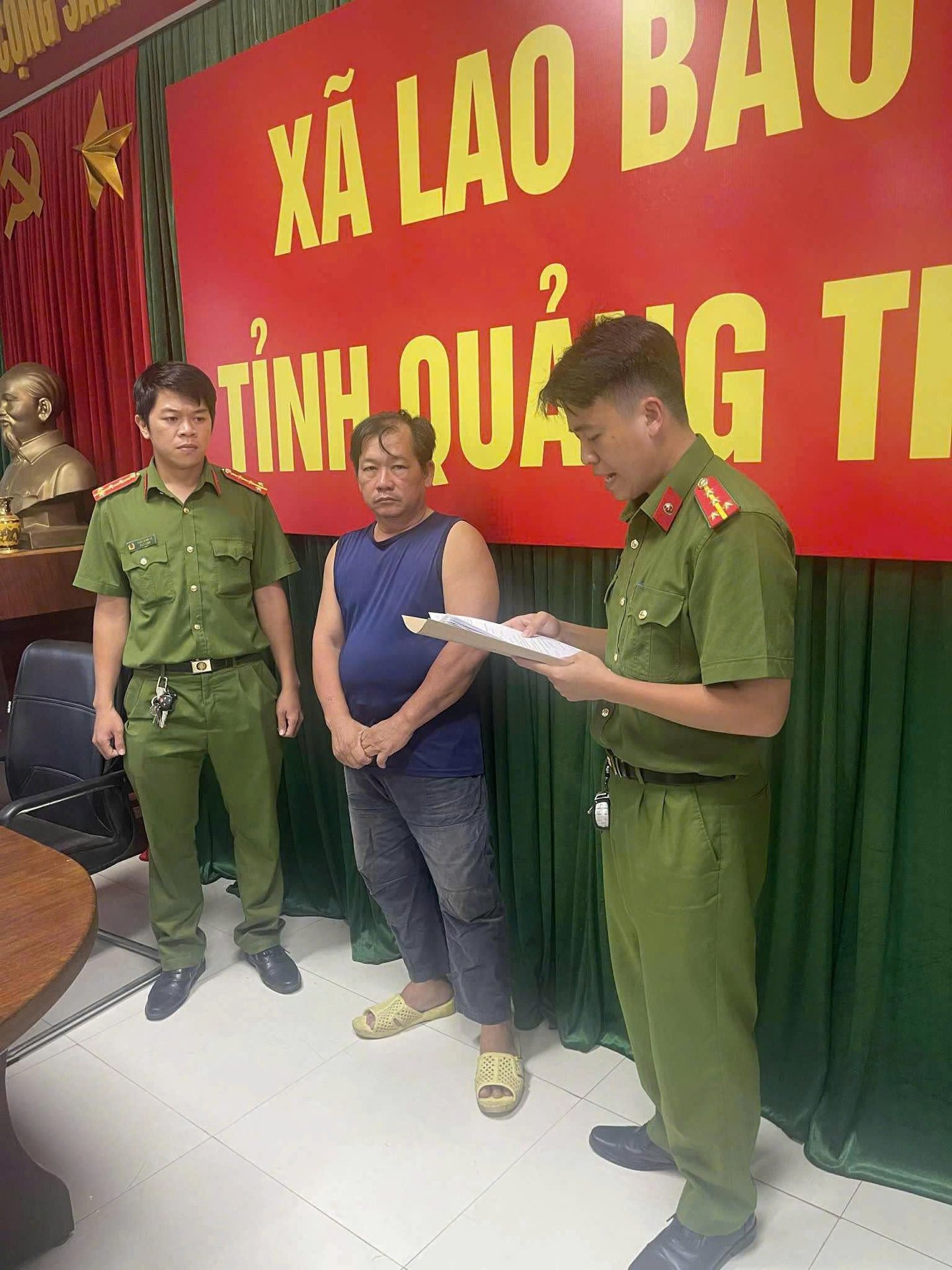 Vụ xe tải lao vào chợ: Khởi tố, bắt giam tài xế - Ảnh 2.
