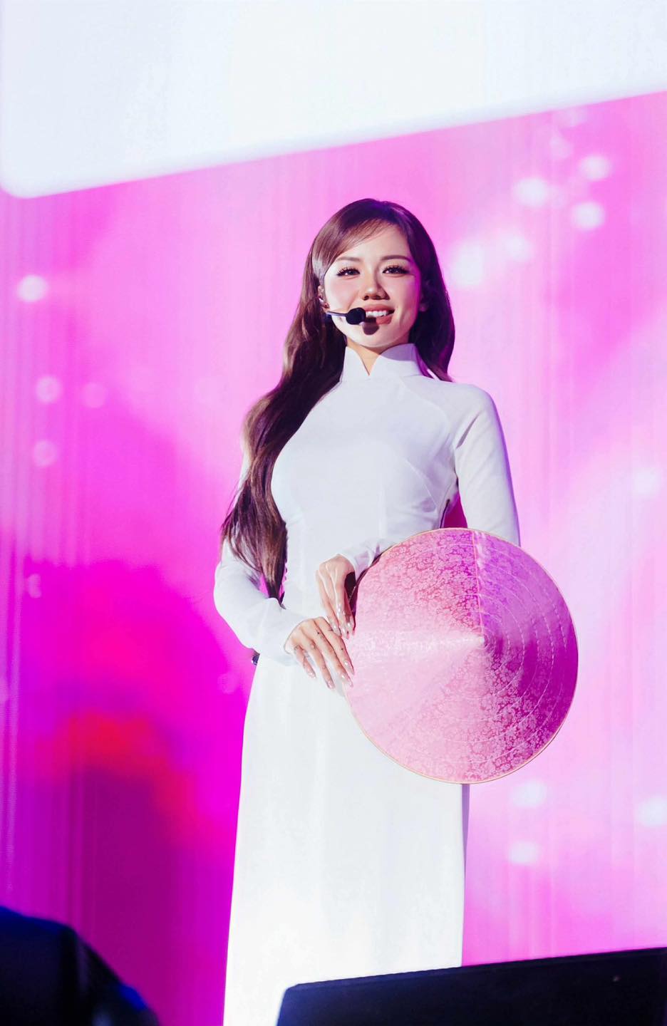 Phương Ly vừa 