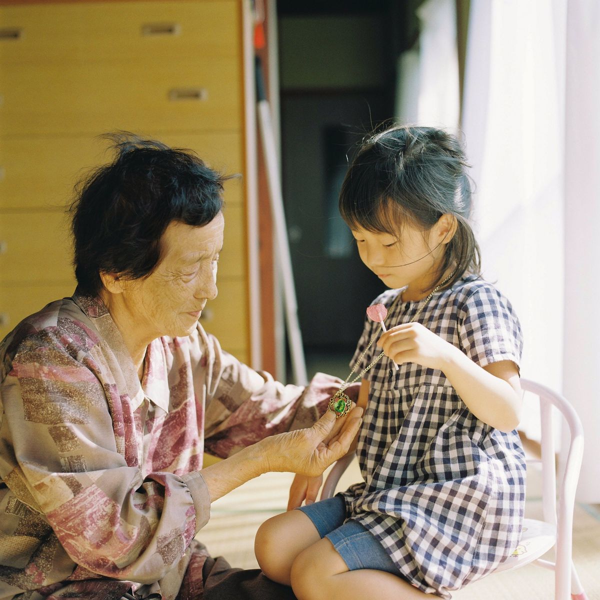 Ở tuổi 45+, mỗi tháng chi bao nhiêu cho con cái và cha mẹ già để không áp lực tài chính? - Ảnh 2.