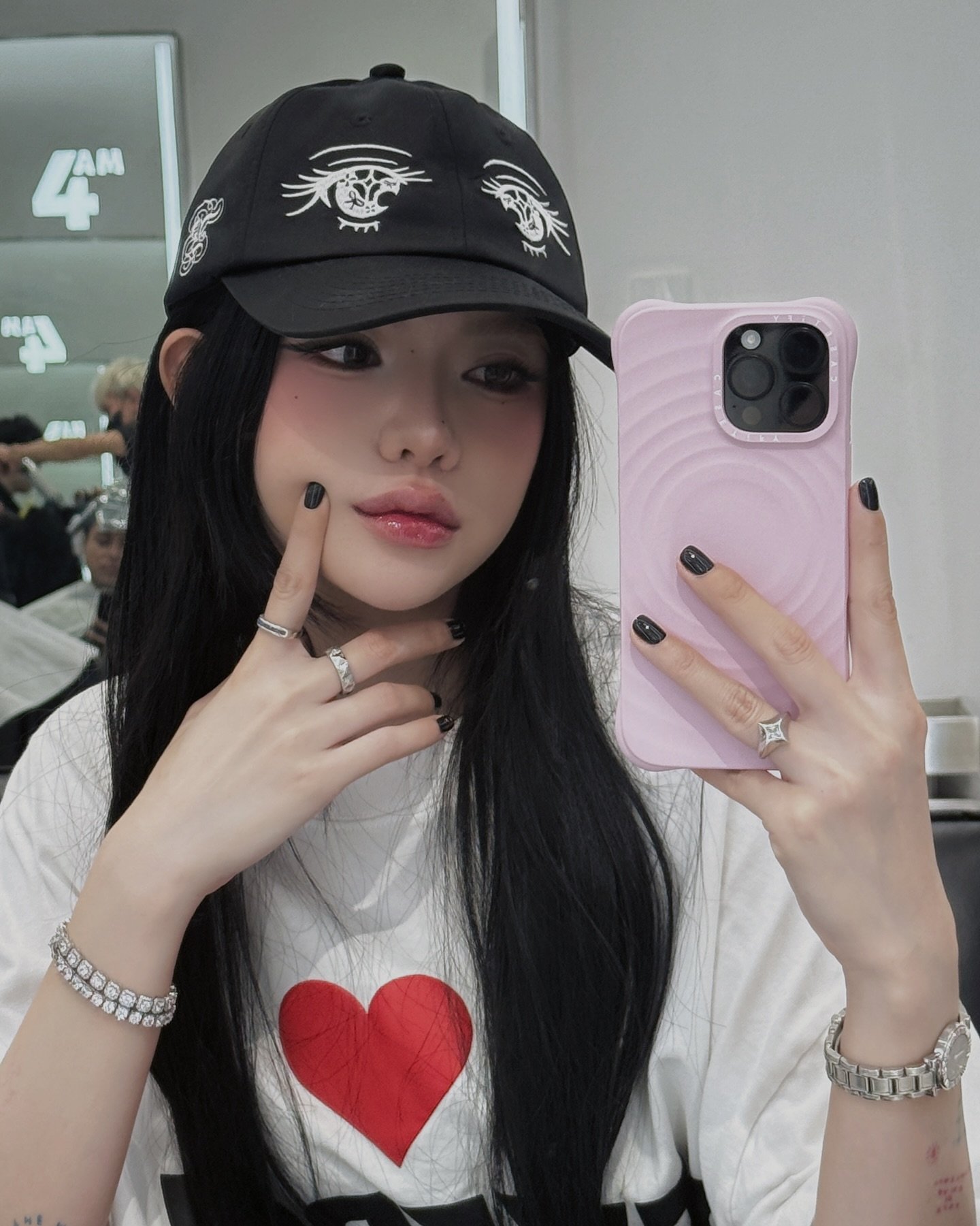 “Búp bê dao kéo” Việt Nam mỗi tháng thay 1 gương mặt, học Lisa mặc quần siêu ngắn nhưng... thê thảm- Ảnh 8.