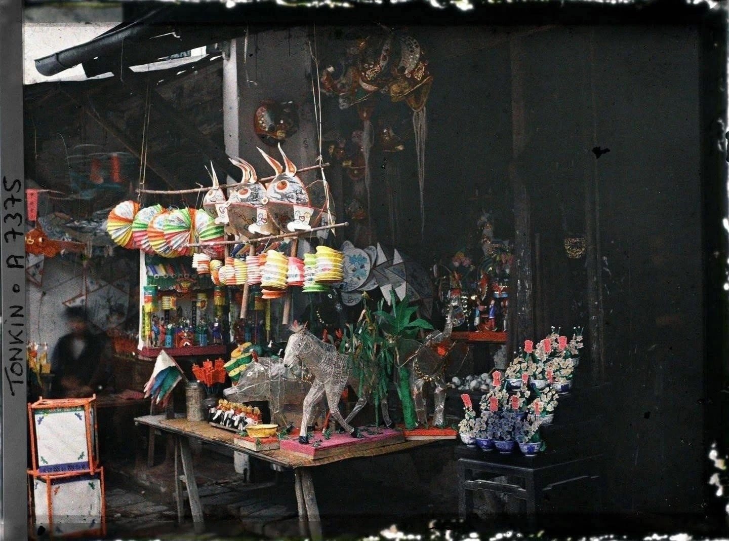 18-1758169978-anh-hiem-ve-trung-thu-hon-100-nam-truoc-o-ha-noi.jpg