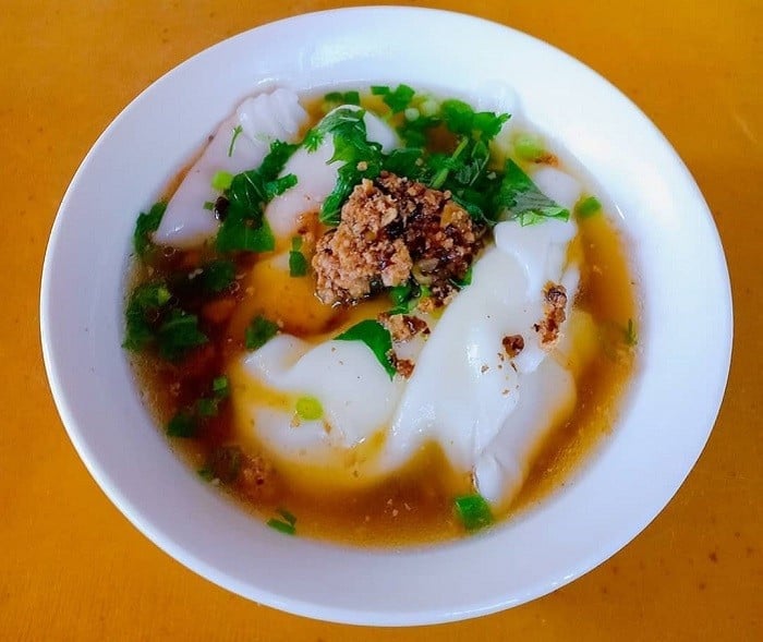 banh-cuon-trung-nong-hoi.jpg