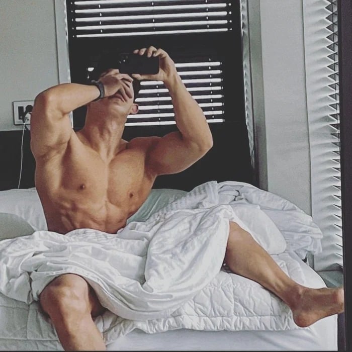 Nam ca sĩ gây bão với bức ảnh selfie 2 triệu view, dân mạng sốc vì 1 thứ không phải gương mặt!- Ảnh 3.
