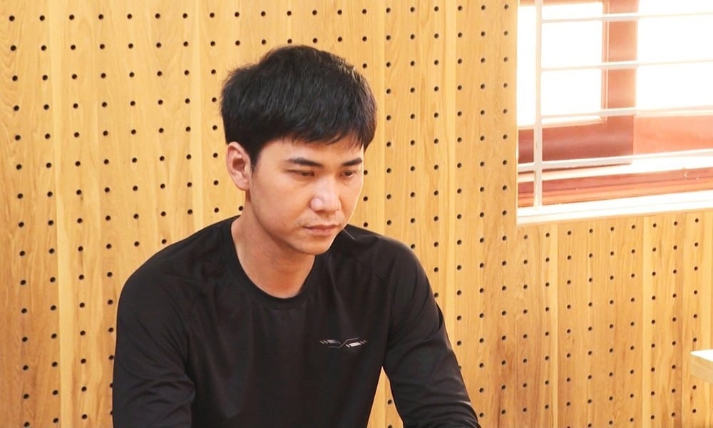19-1758249172-thu-giu-33-khau-sung-va-hang-nghin-vien-dan-nhap-tu-nuoc-ngoai.jpg