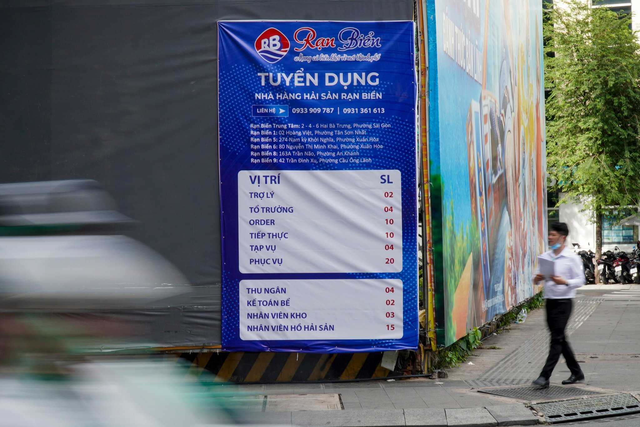19-1758249178-mat-bang-cho-thue-nua-tythang-trung-tam-tphcm-nhon-nhip-tro-lai.jpg