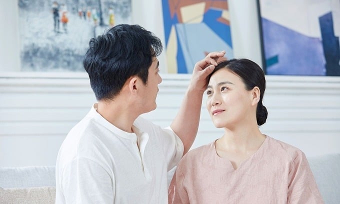 Vợ chồng cách nhau bao nhiêu tuổi là đẹp nhất theo nghiên cứu? - Ảnh 2.