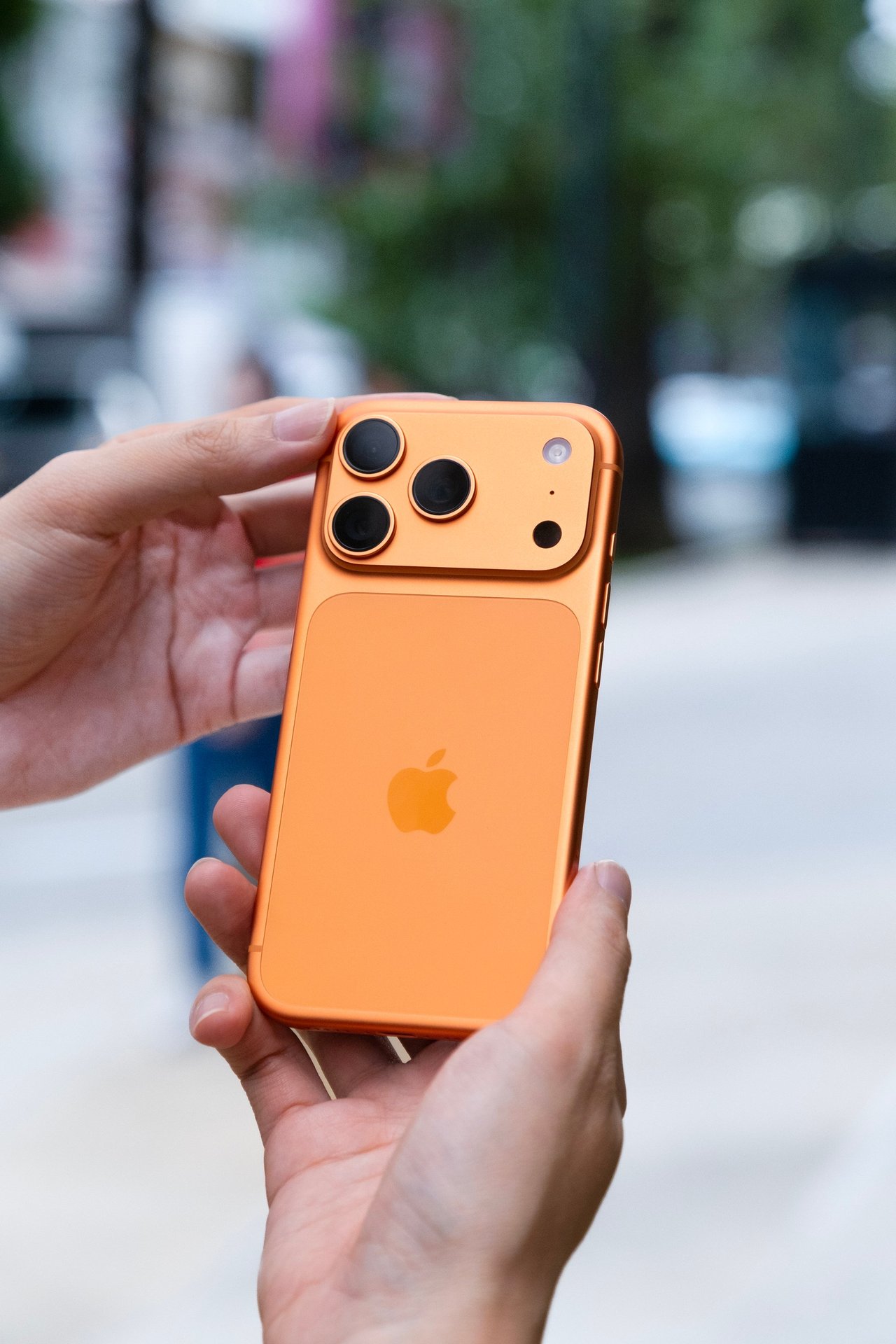 Đây là ảnh thực tế iPhone 17 Pro đang 