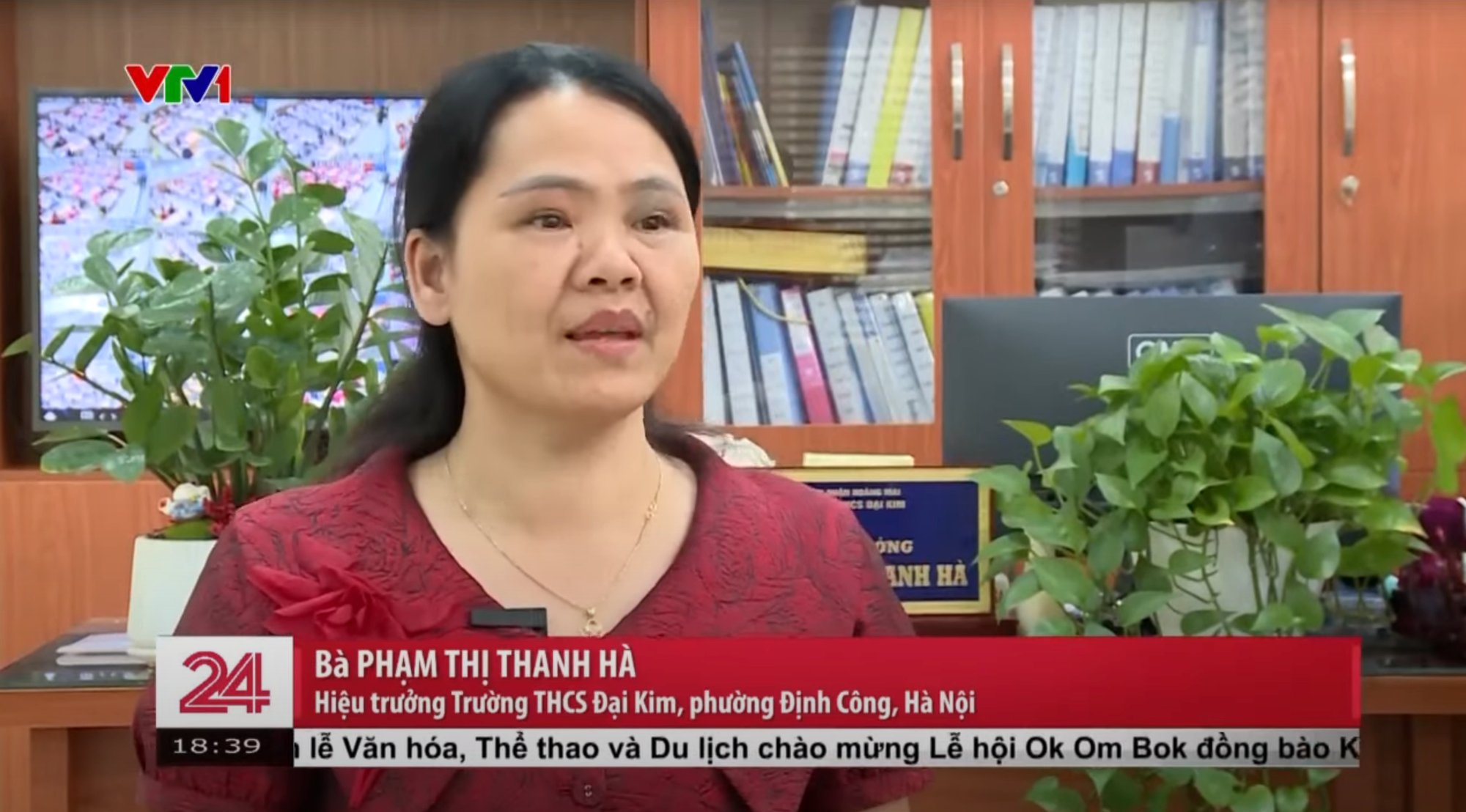 Vụ GVCN bị học sinh lớp 7 túm tóc, giật ngã xuống nền nhà vì thu đồ chơi: Bất ngờ phản ứng của cô giáo!- Ảnh 1.