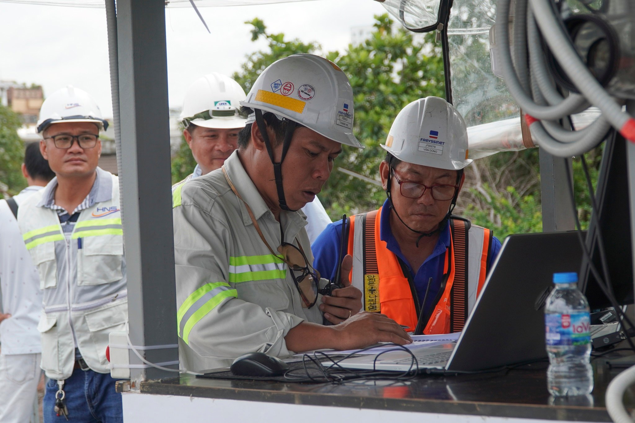 20-1758335002-cau-11000-tan-cua-ngo-tphcm-duoc-ky-su-viet-nang-bang-kich-thuy-luc.jpg