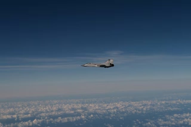 CNN: 3 tiêm kích NATO lao lên đánh chặn, buộc phi đội MiG-31 Nga rút lui khỏi không phận Estonia - Ảnh 1.