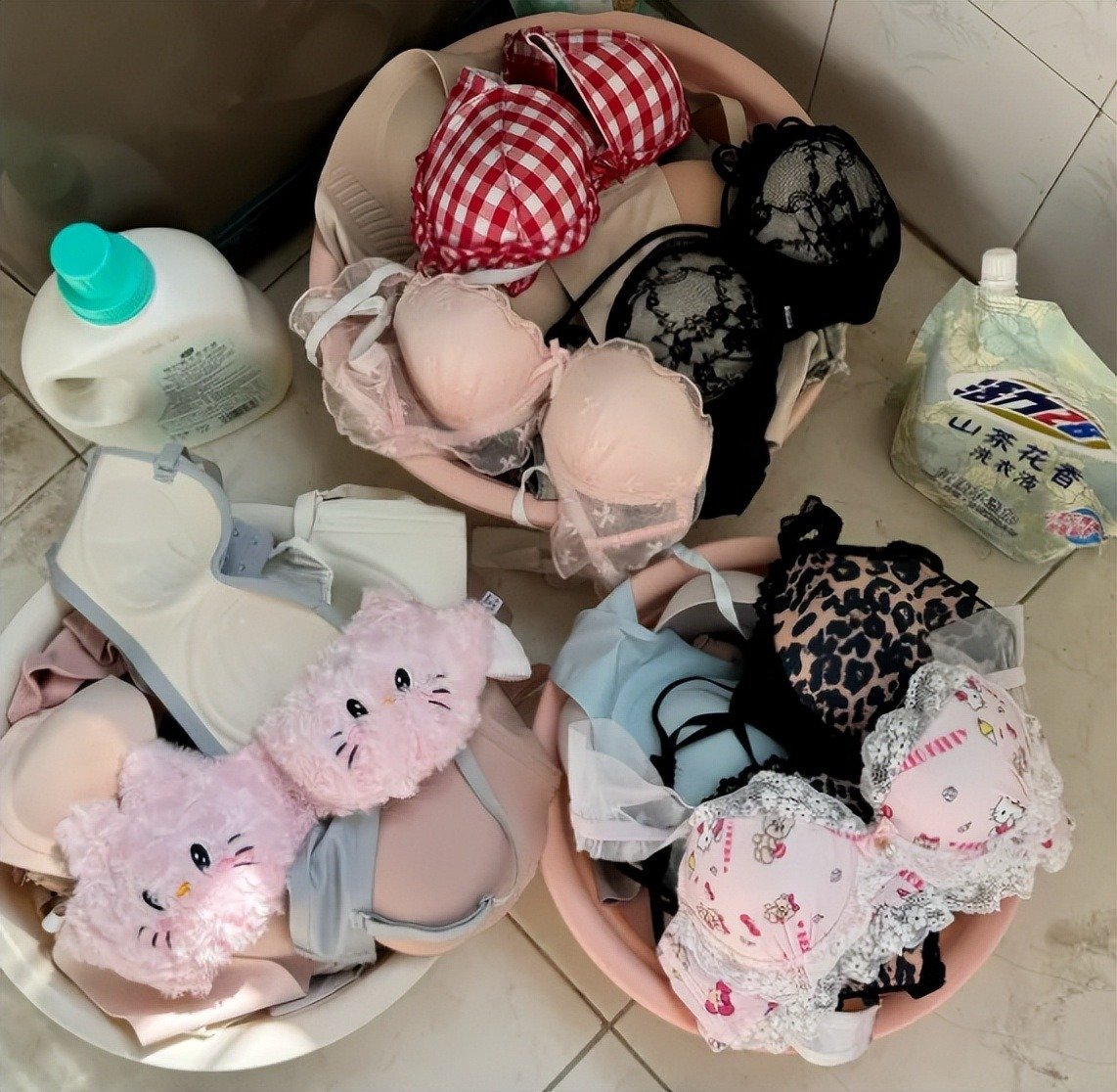 5 thứ cho vào máy giặt không khác