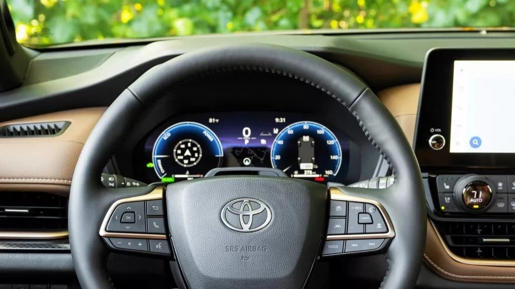 trieu hoi hang loat xe lexus va toyota do su co dong ho dien tu hinh anh 1