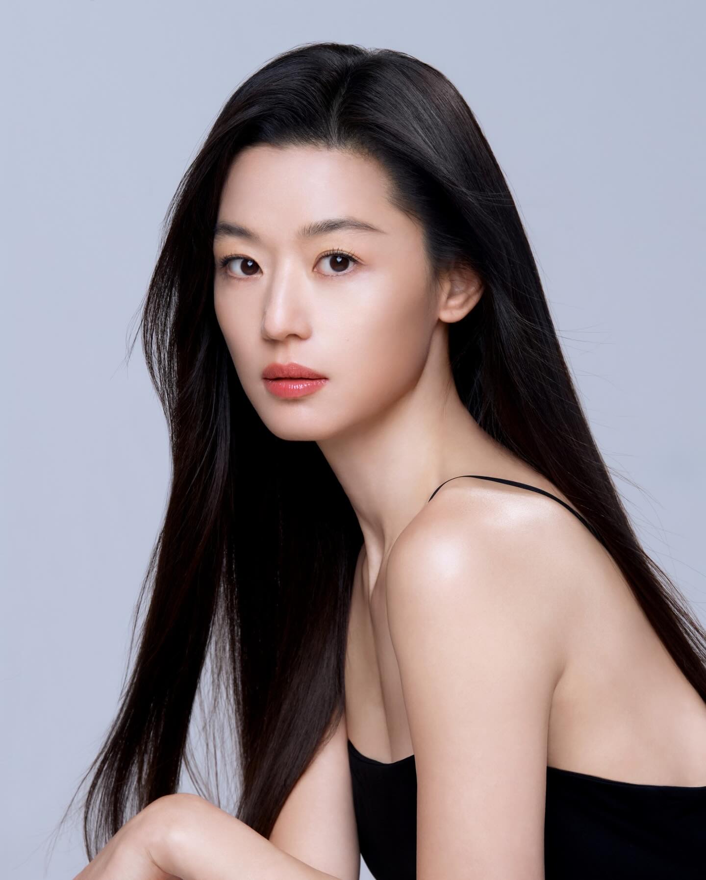 Biến căng: Loạt nhãn hàng xóa sổ Jeon Ji Hyun,