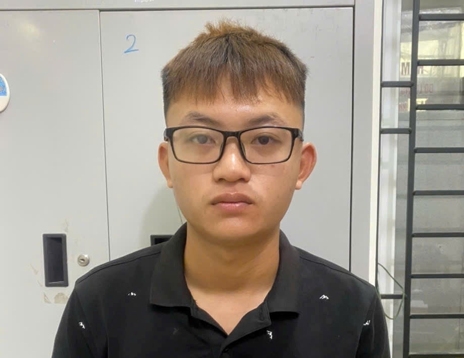 Kẻ đặc biệt nguy hiểm Bùi Quang Phan sinh năm 1999 ra đầu thú - Ảnh 1.