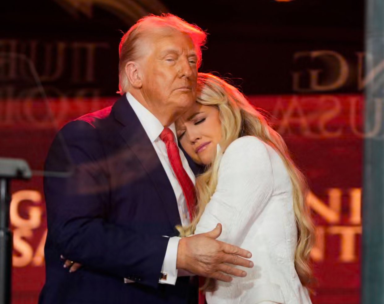 Tổng thống Donald Trump ca ngợi đồng minh quá cố Charlie Kirk- Ảnh 1.