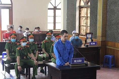 Thương chiếm đoạt của bà T. 2 chiếc điện thoại di động, 18 triệu đồng tiền mặt và gần 150 triệu đồng tiền trong tài khoản thẻ ATM. Để phi tang, Thương đi mua chiếc bao tải dứa, cho xác bà T. vào rồi khâu lại, đợi đêm xuống thì vứt xuống hồ thủy lợi. Ngày 21/7/2021, Tòa án nhân dân tỉnh Sơn La đã mở phiên tòa và tuyên án tử hình đối với bị cáo Quàng Văn Thương về tội giết người, cướp tài sản.