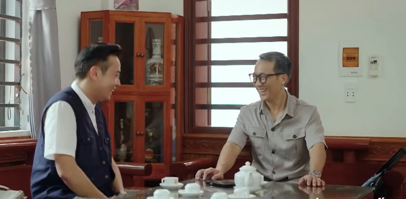 'Có anh, nơi ấy bình yên' tập 30: Chủ tịch xã Thứ hoang mang khi nhà báo nhắc tới sai phạm mỏ đá - Ảnh 3.