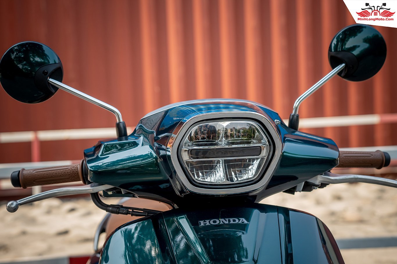 Vừa về đại lý bản đời mới của xe ga Honda đẹp như Vespa: 1 lít xăng đi 45km, có phanh 