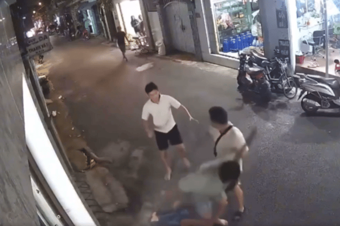 23-1758591401-ly-do-nguoi-dan-ong-bi-danh-den-ngat-xiu-giua-duong-o-tp-hcm.png