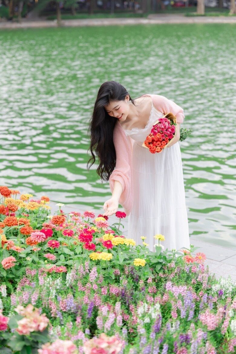 Vạn vật đều thua mùa thu Hà Nội bởi những bức ảnh đẹp như thơ này (Ảnh: Chiến Hữu Nguyễn)