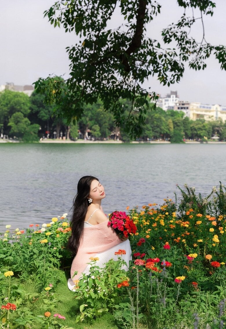Vạn vật đều thua mùa thu Hà Nội: Địa điểm amp;#34;hotamp;#34; nhất Thủ đô 1 mét vuông 10 amp;#34;nàng thơamp;#34; - 3