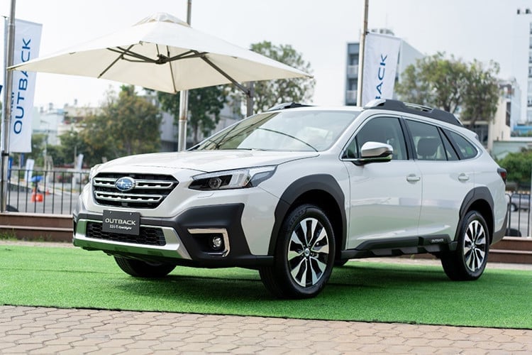Subaru Outback.jpg