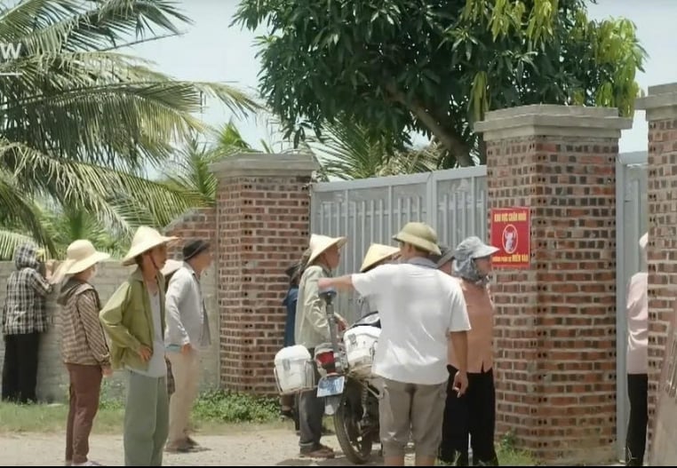 Phó chủ tịch Xuân bị Hồng Phát tống tiền 5 tỷ trong Có anh nơi ấy bình yên tập 31 - Ảnh 1.